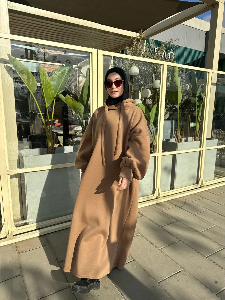 هودي طويلة بأناقة عملية وراحة مثالية